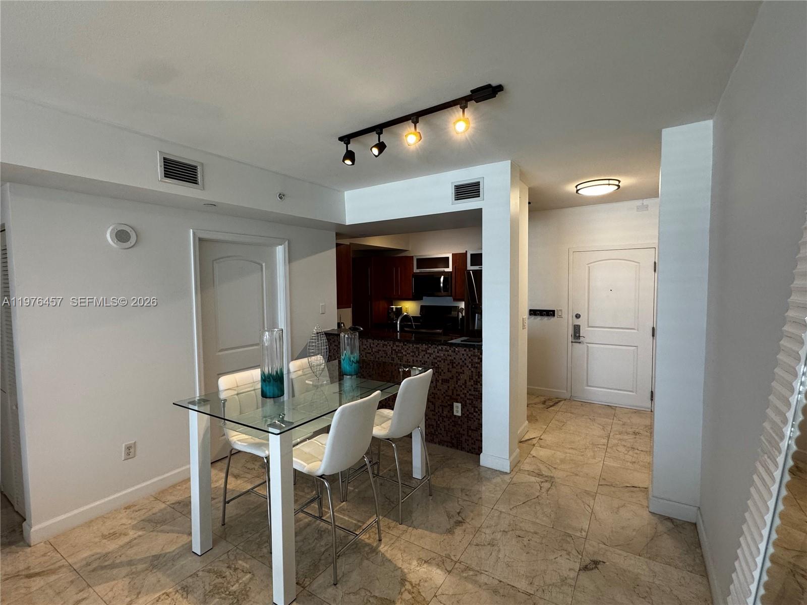 TOSCANO CONDO - Residential