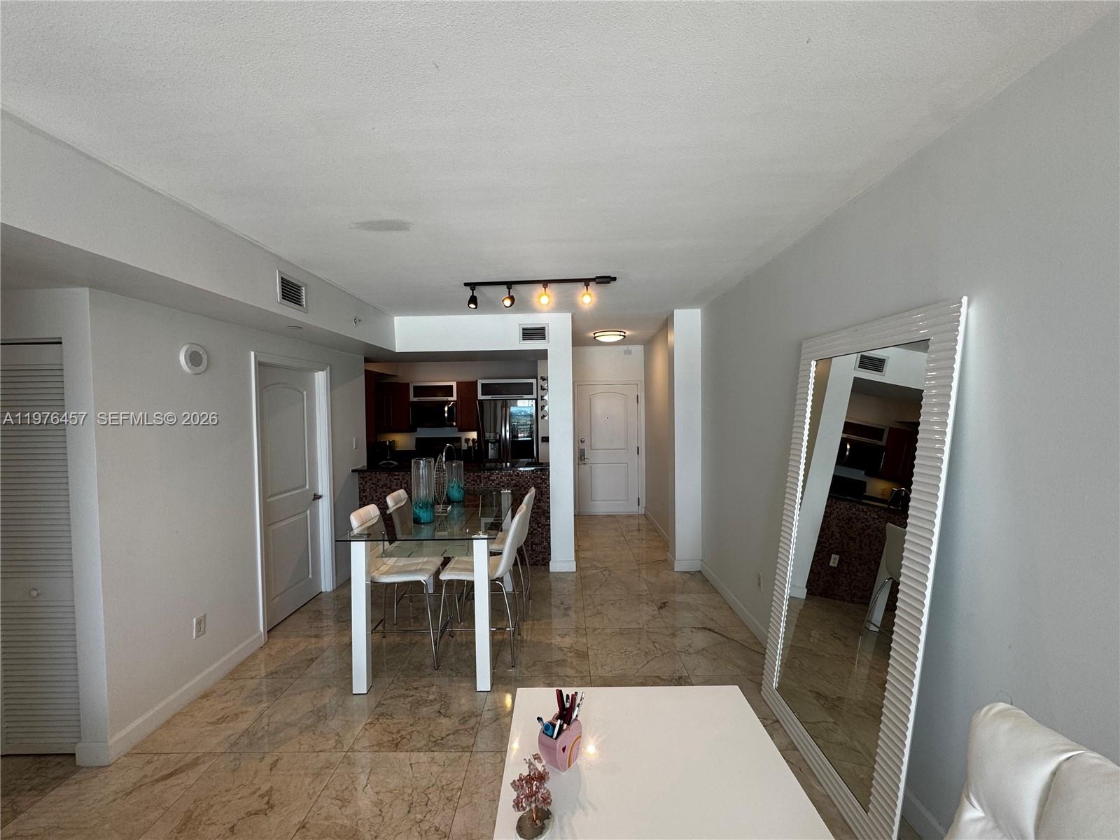 TOSCANO CONDO - Residential