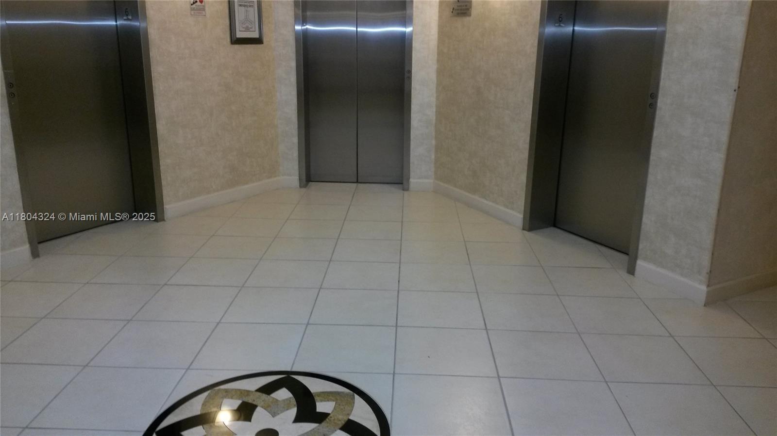 1400 Saint Charles Pl 516
