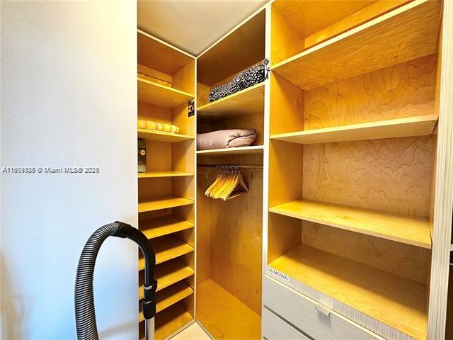 WAVE CONDO - Residential Lease