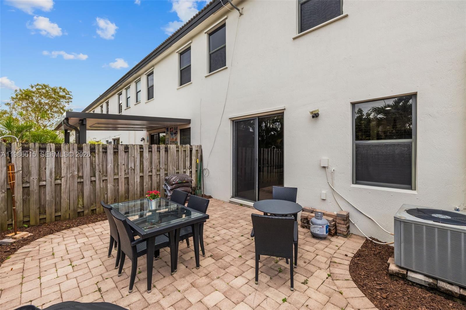 INTERLAKEN - Residential