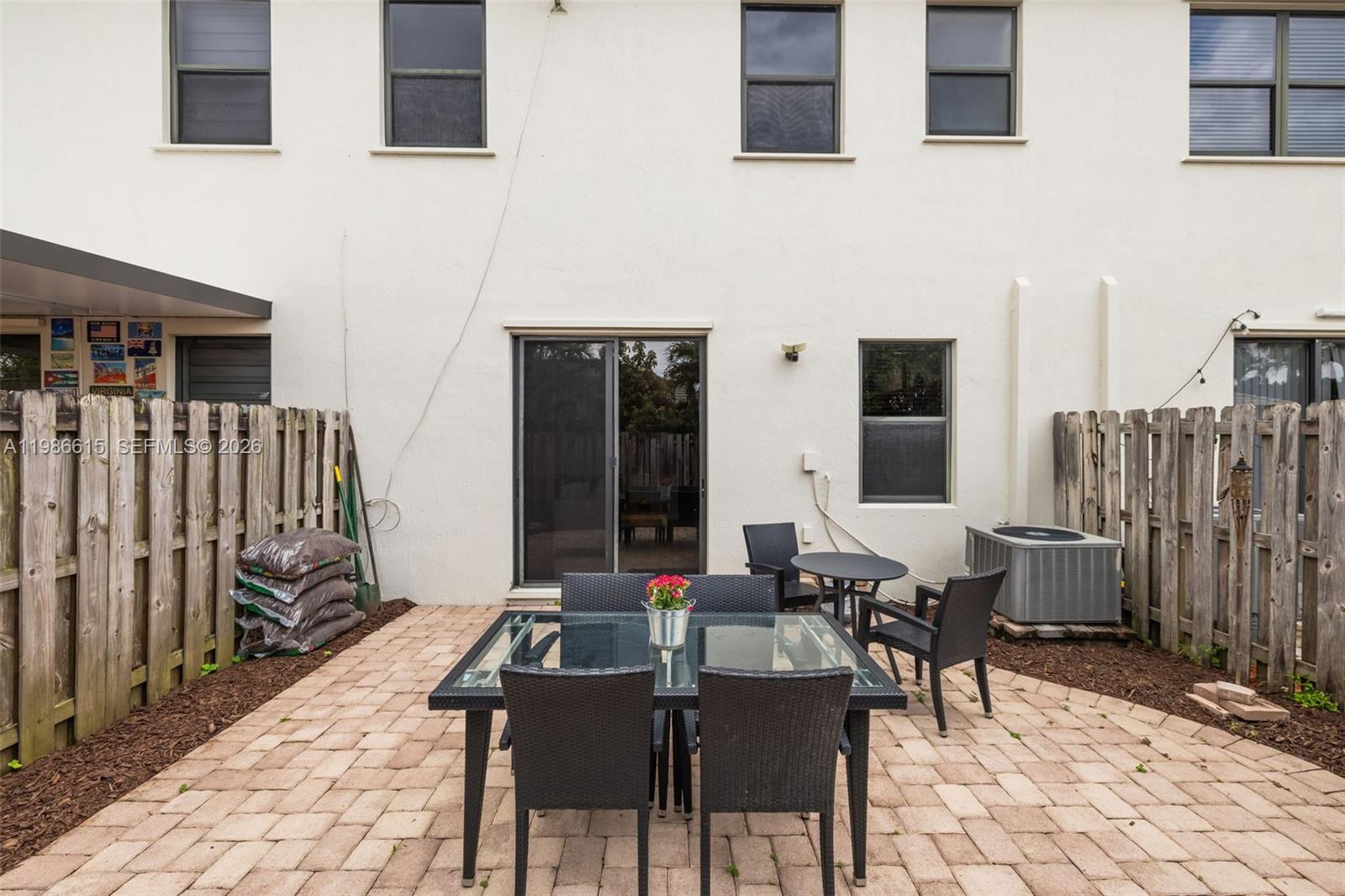 INTERLAKEN - Residential