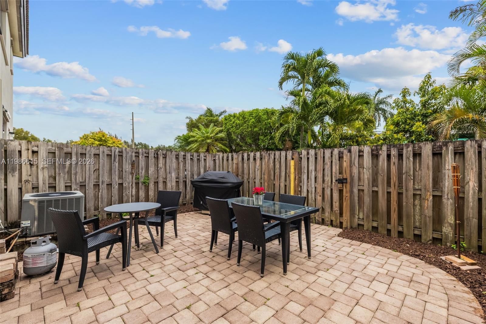 INTERLAKEN - Residential