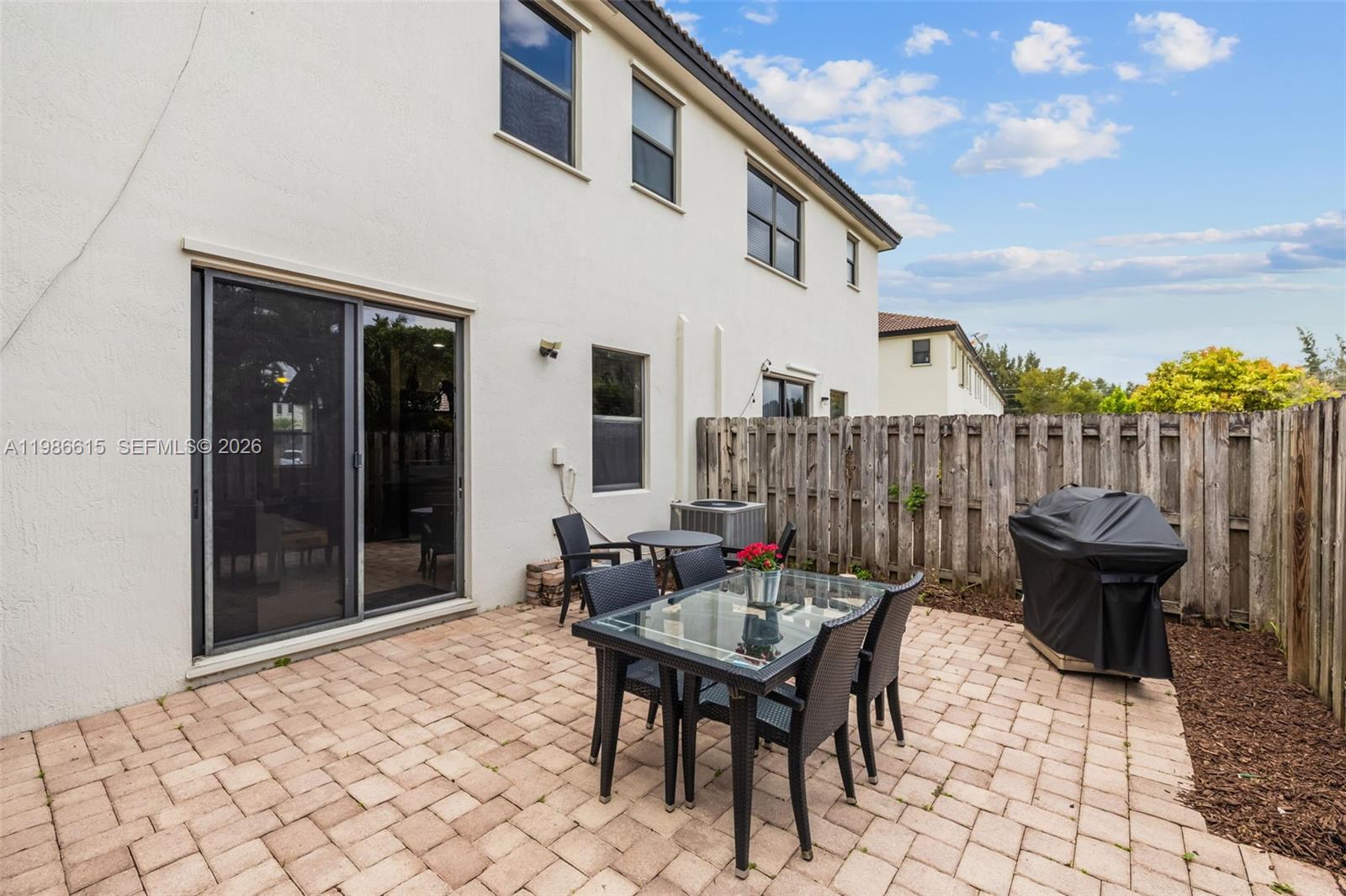 INTERLAKEN - Residential