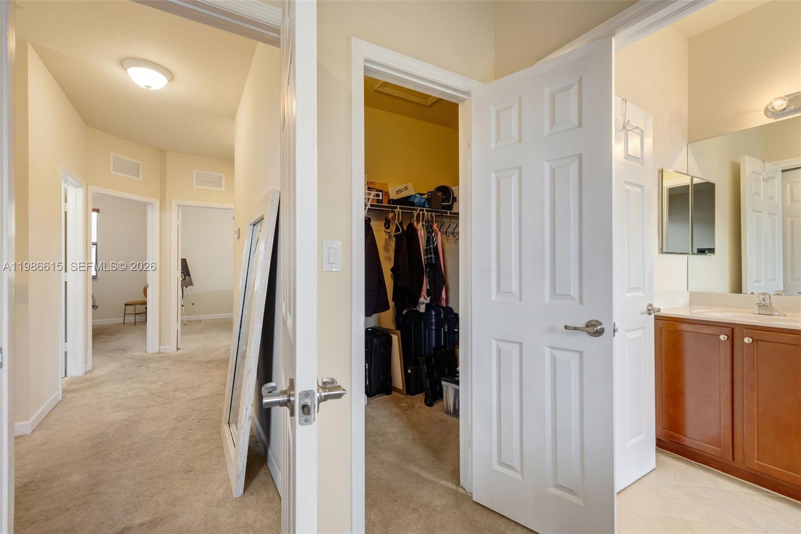 INTERLAKEN - Residential