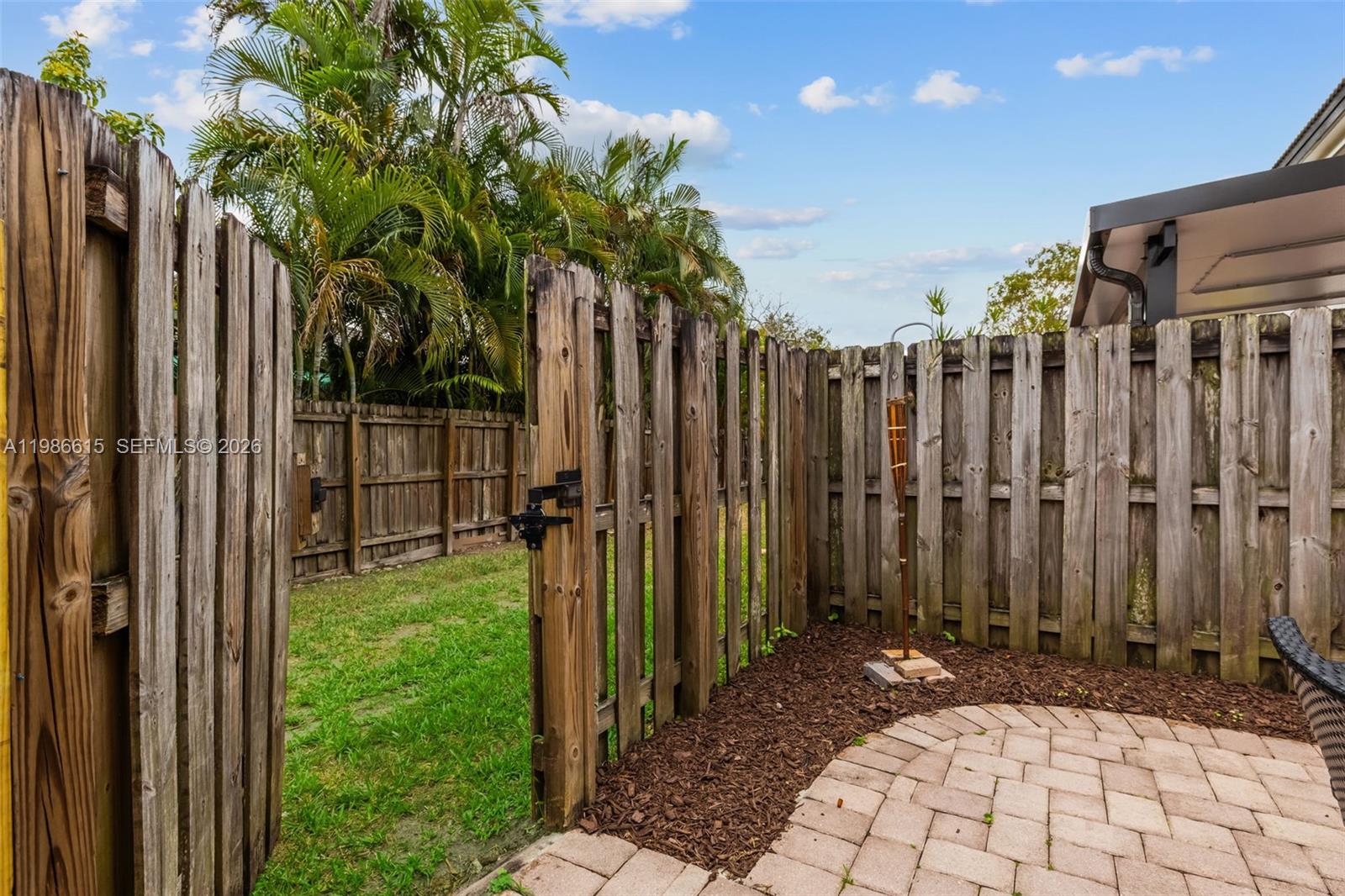 INTERLAKEN - Residential