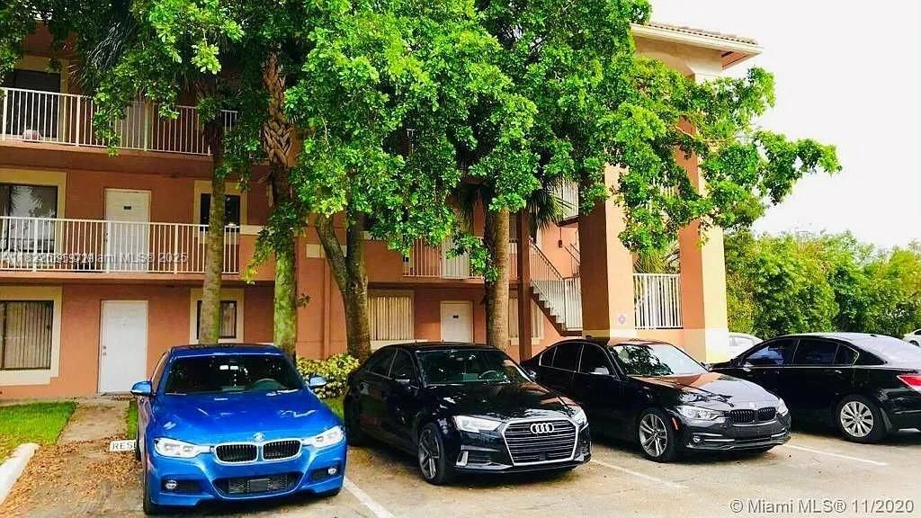 Photo of 6900 SW 39th St #113K, Davie, FL 33314 (MLS # A11822681)