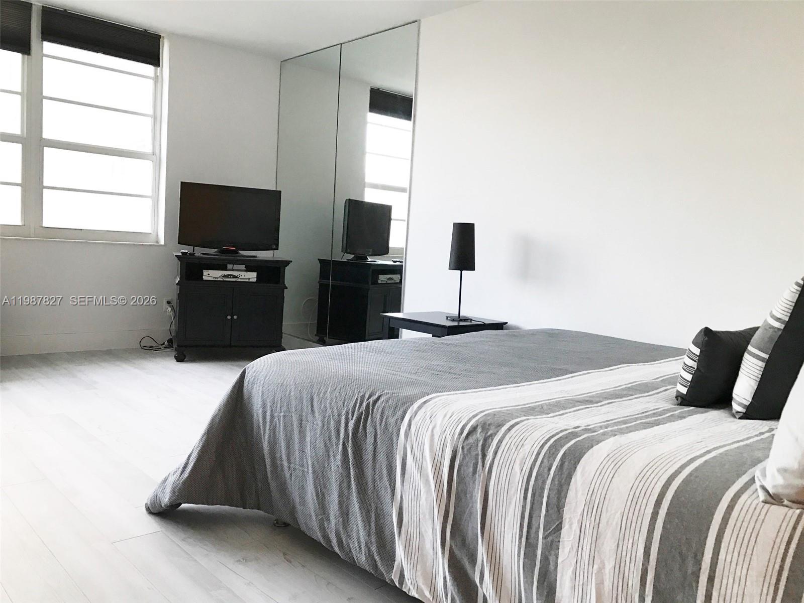 THE DECOPLAGE CONDO - Residential Lease