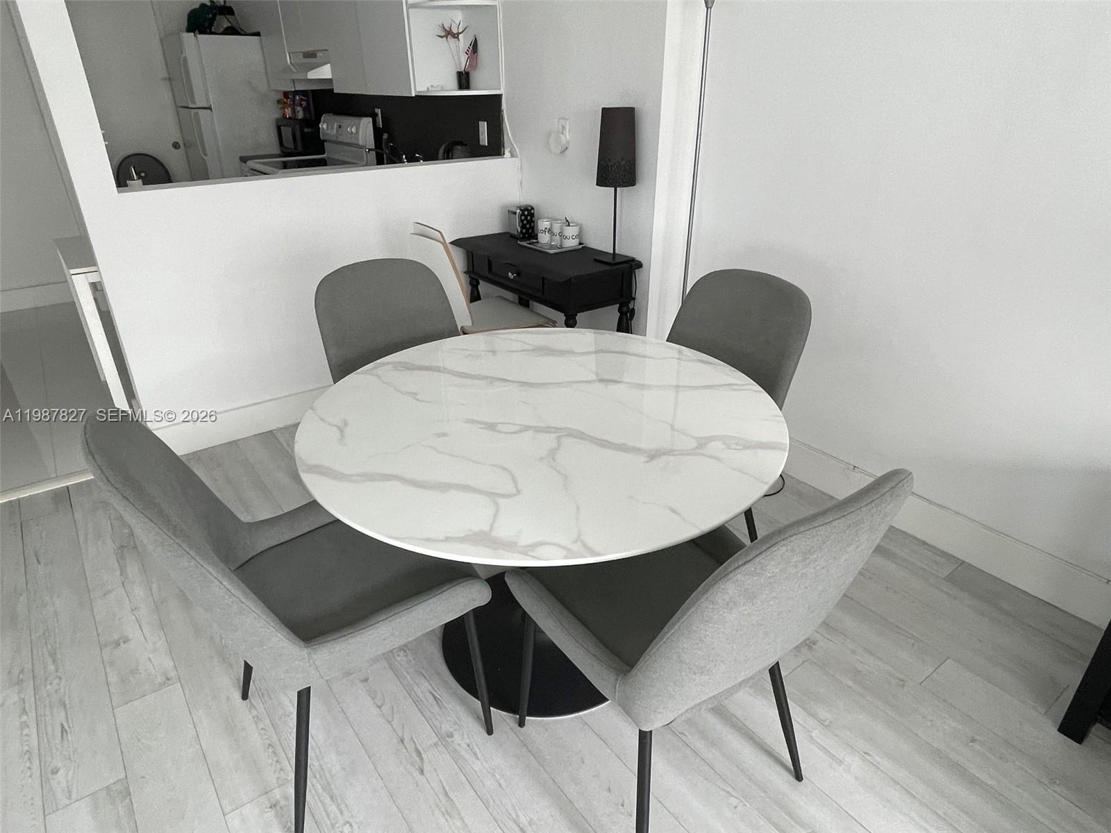 THE DECOPLAGE CONDO - Residential Lease