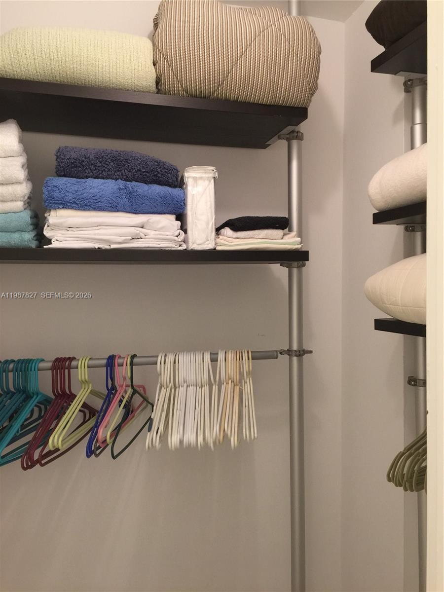 THE DECOPLAGE CONDO - Residential Lease