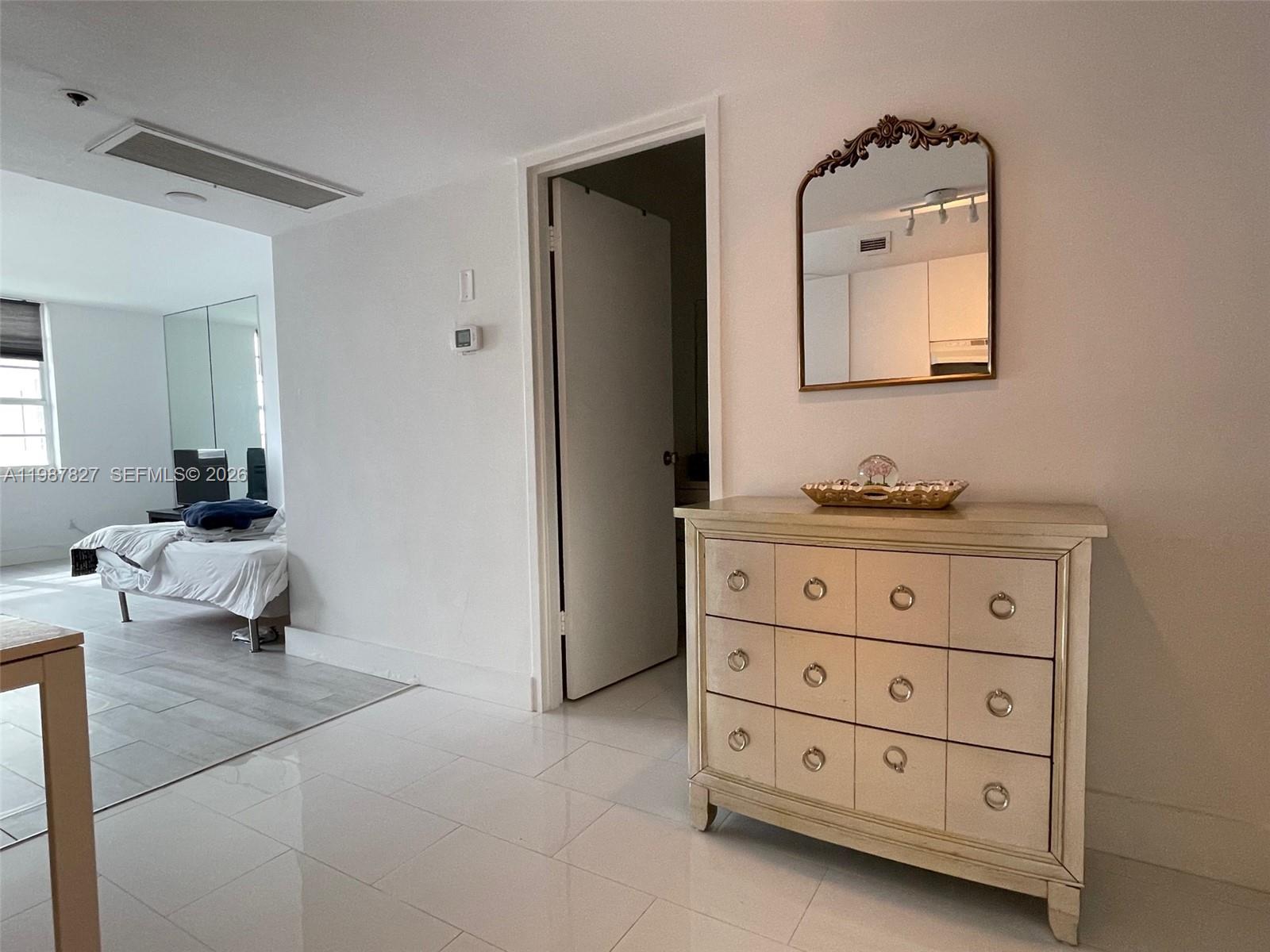 THE DECOPLAGE CONDO - Residential Lease