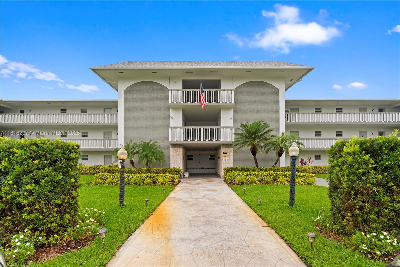 Property for Sale at 1200 Hillcrest Ct 107, Hollywood, Broward County, Florida - Bedrooms: 1 
Bathrooms: 1  - $180,000