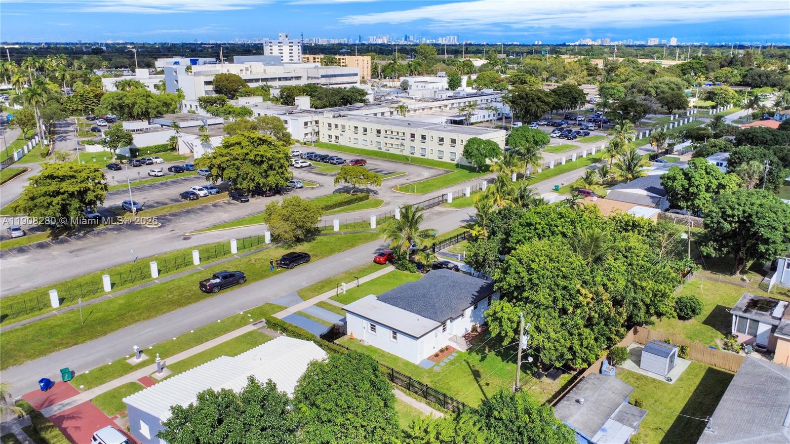 CRAVERO LAKE SHORE ESTATE - Residential