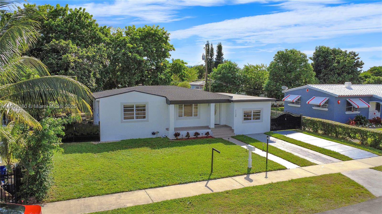 CRAVERO LAKE SHORE ESTATE - Residential