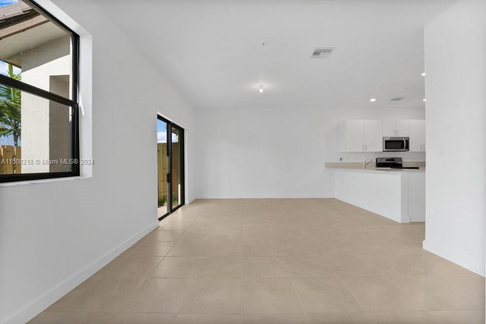 SUNSET PINES - Residential Lease