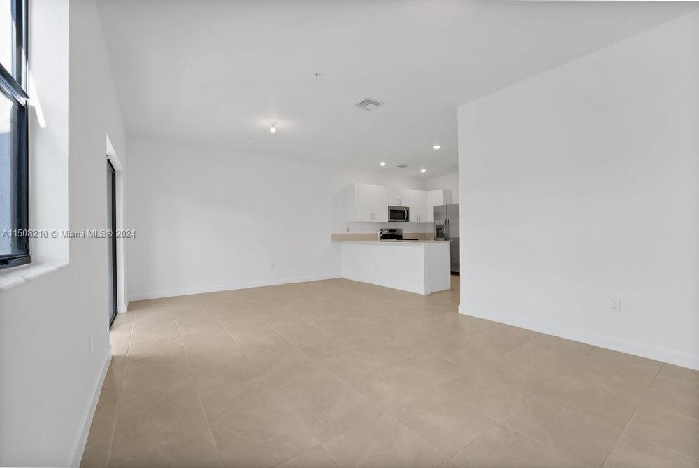 SUNSET PINES - Residential Lease