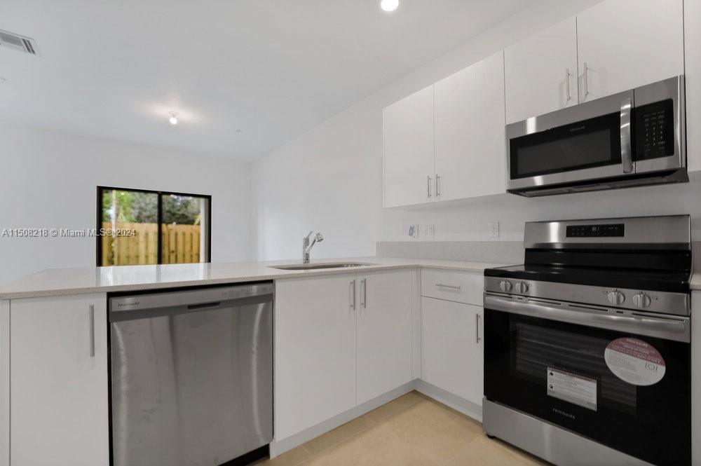 SUNSET PINES - Residential Lease