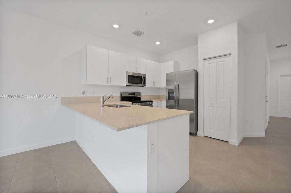 SUNSET PINES - Residential Lease