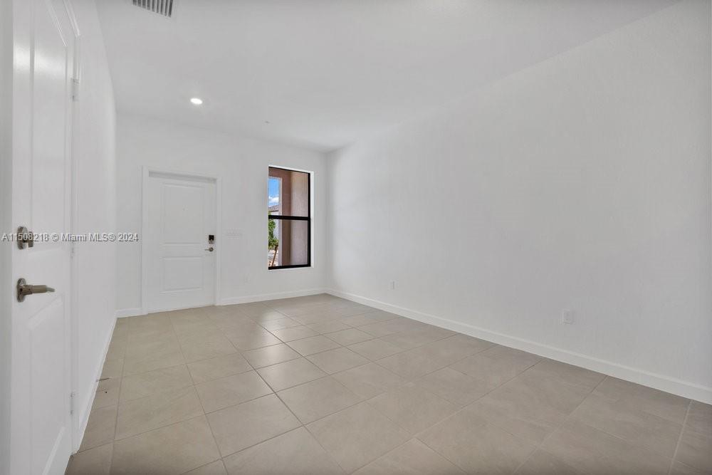 SUNSET PINES - Residential Lease