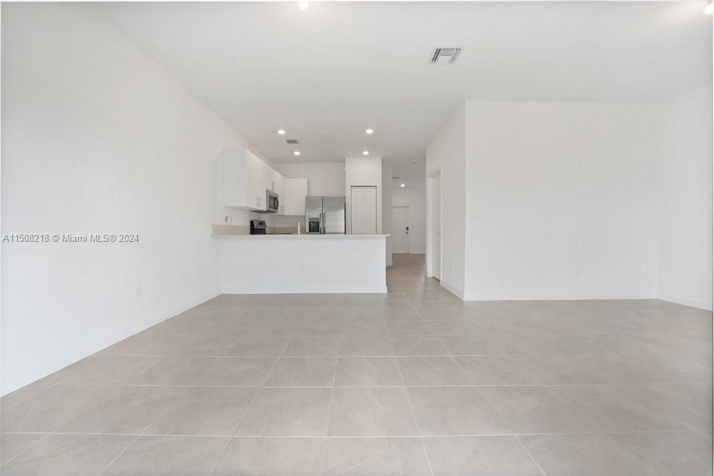 SUNSET PINES - Residential Lease