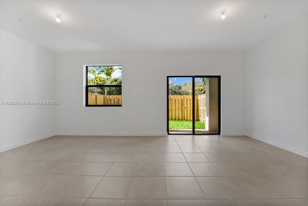 SUNSET PINES - Residential Lease