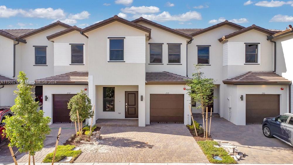 BRAND NEW 2023 Townhouse in SUNSET PINES Community . The Best Location in Pembroke Pines. Full Equipped Smart Home, Stainless Steel Appliances, Washer and Dryer, Zebra Blinds, One Car Covered Garage. Few Steps to the Clubhouse with Community Pool and Playground. Publix Shopping Plaza, Restaurants, Costco, Movie Theaters, Gym,Great School, Hospital and more. Very easy access to I-75 and Turnpike
ONLY TWO MONTHS MOVE IN !