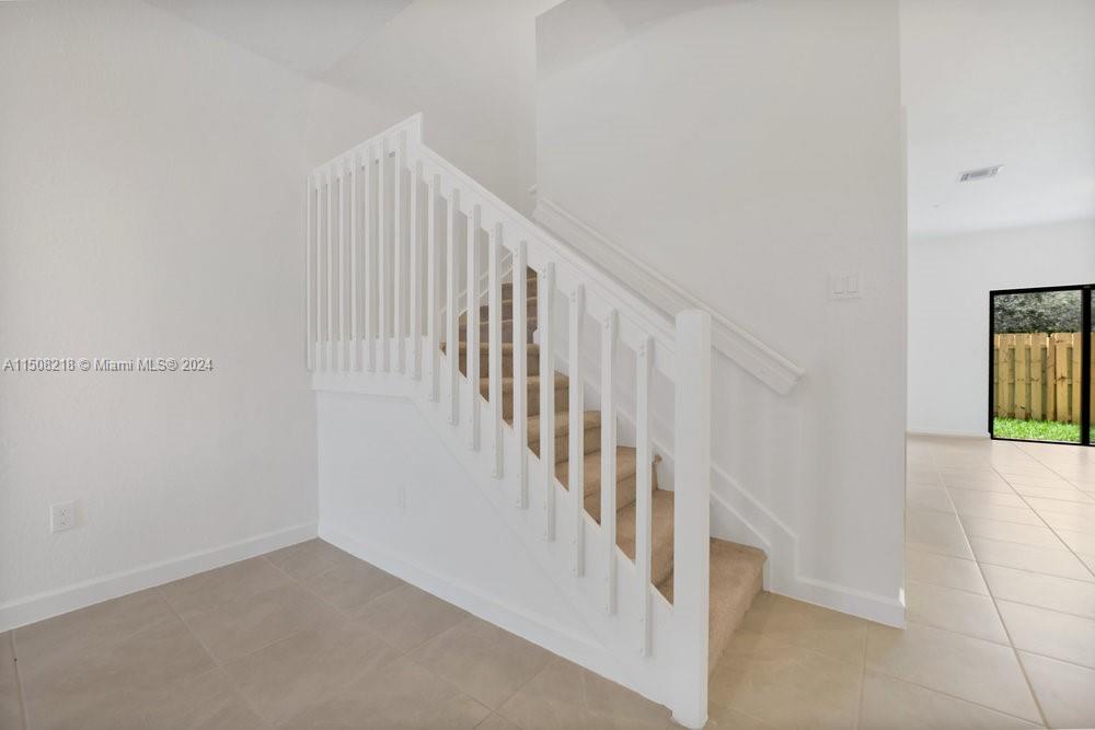 SUNSET PINES - Residential Lease