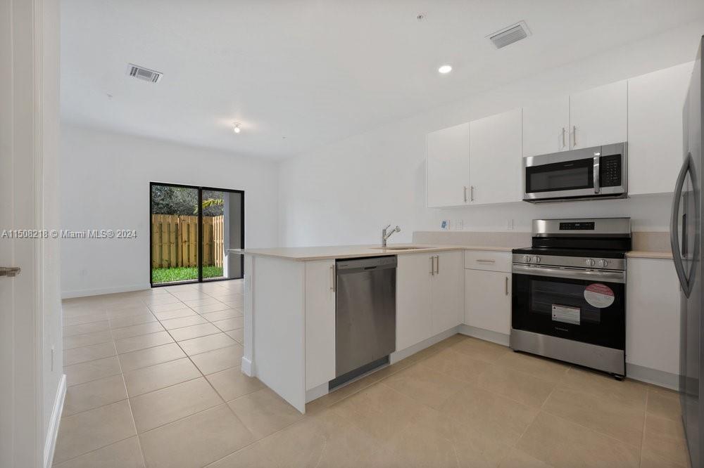 SUNSET PINES - Residential Lease