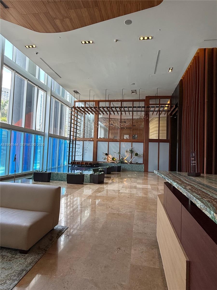 50 Biscayne Blvd 2206