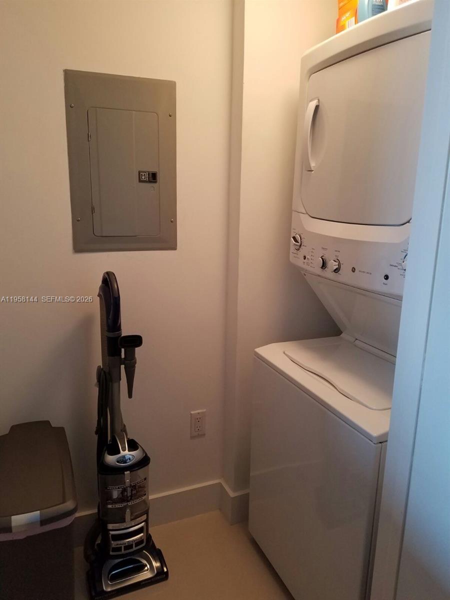 50 BISCAYNE CONDO - Residential Lease
