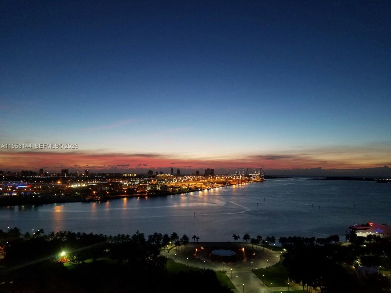 50 Biscayne Blvd 2206