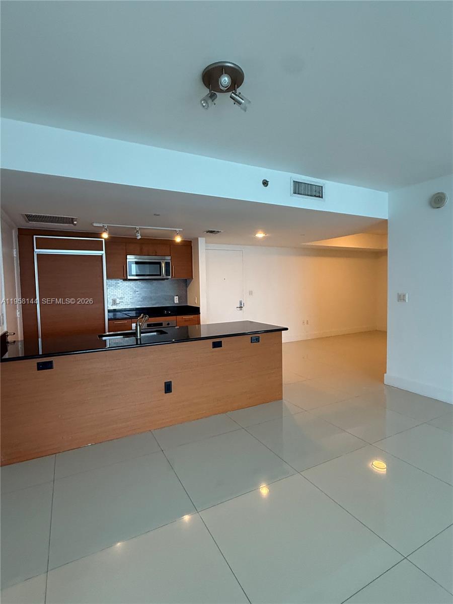 50 BISCAYNE CONDO - Residential Lease