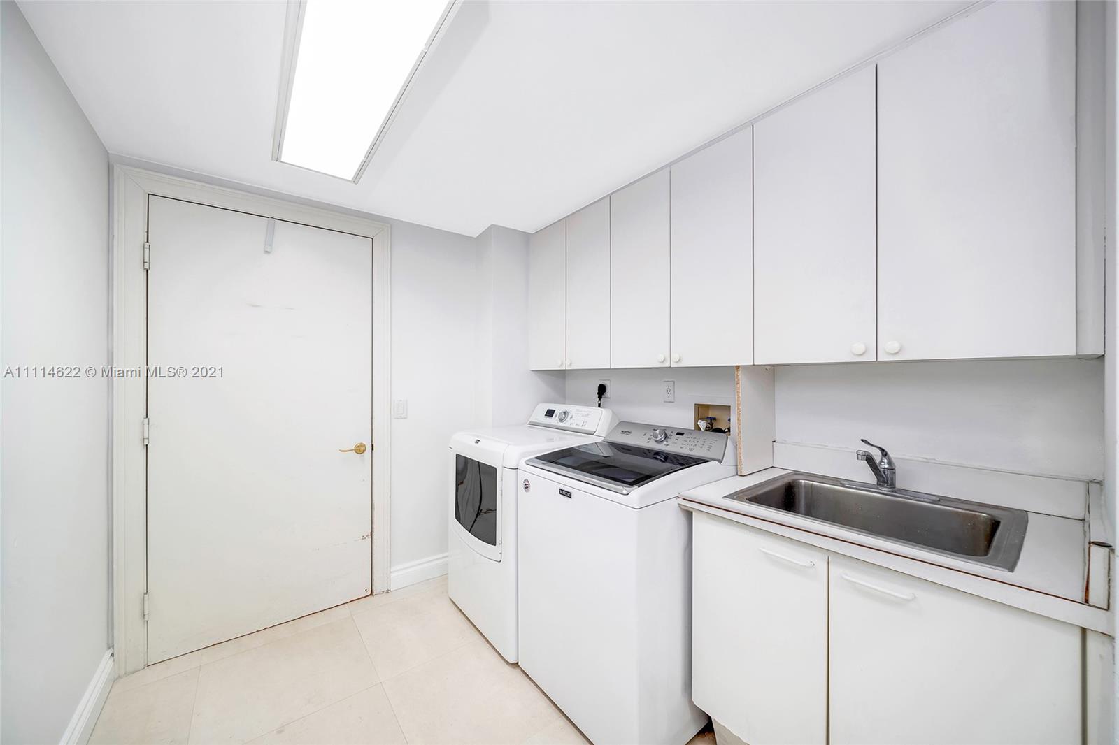 GRAND BAY TOWER CONDO - Residential