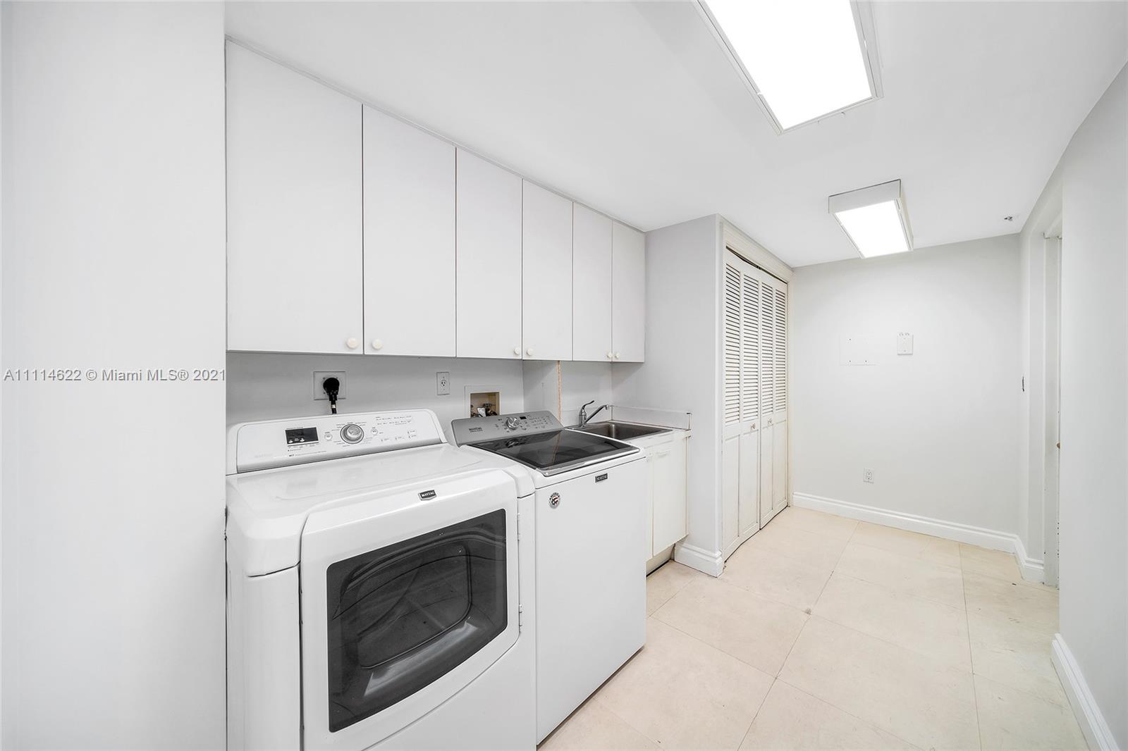 GRAND BAY TOWER CONDO - Residential