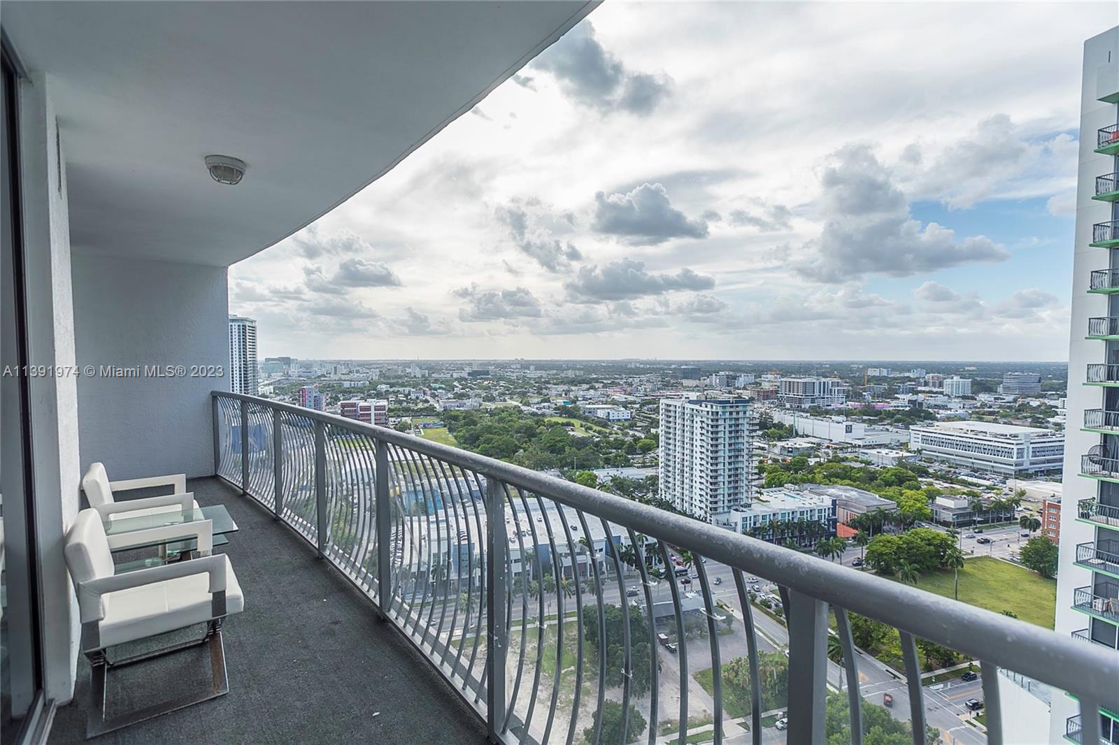 Enjoy this fully remodeled 1 bedroom 1 bath condo with all the upgrades. New porcelain tiles throughout, modern bathroom with vanity, Italian kitchen cabinets with granite countertop, custom doors and closets, with views of Biscayne Bay and Miami Skyline. Building amenities includes: pool, gym, party rooms, jacuzzi, convenience store, and 24 hrs security, valet and concierge. Centrally located within minutes to SoBe, Grove, Gables and Airport.