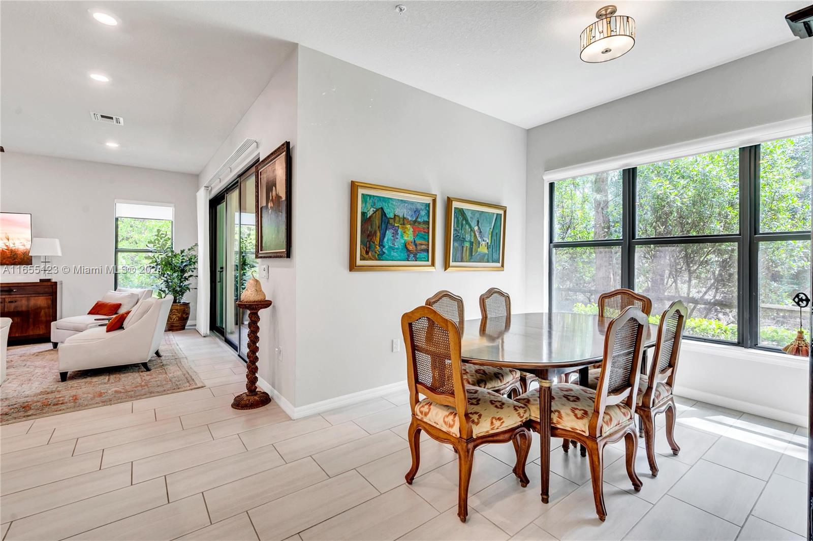 BOCA FLORES CONDO - Residential