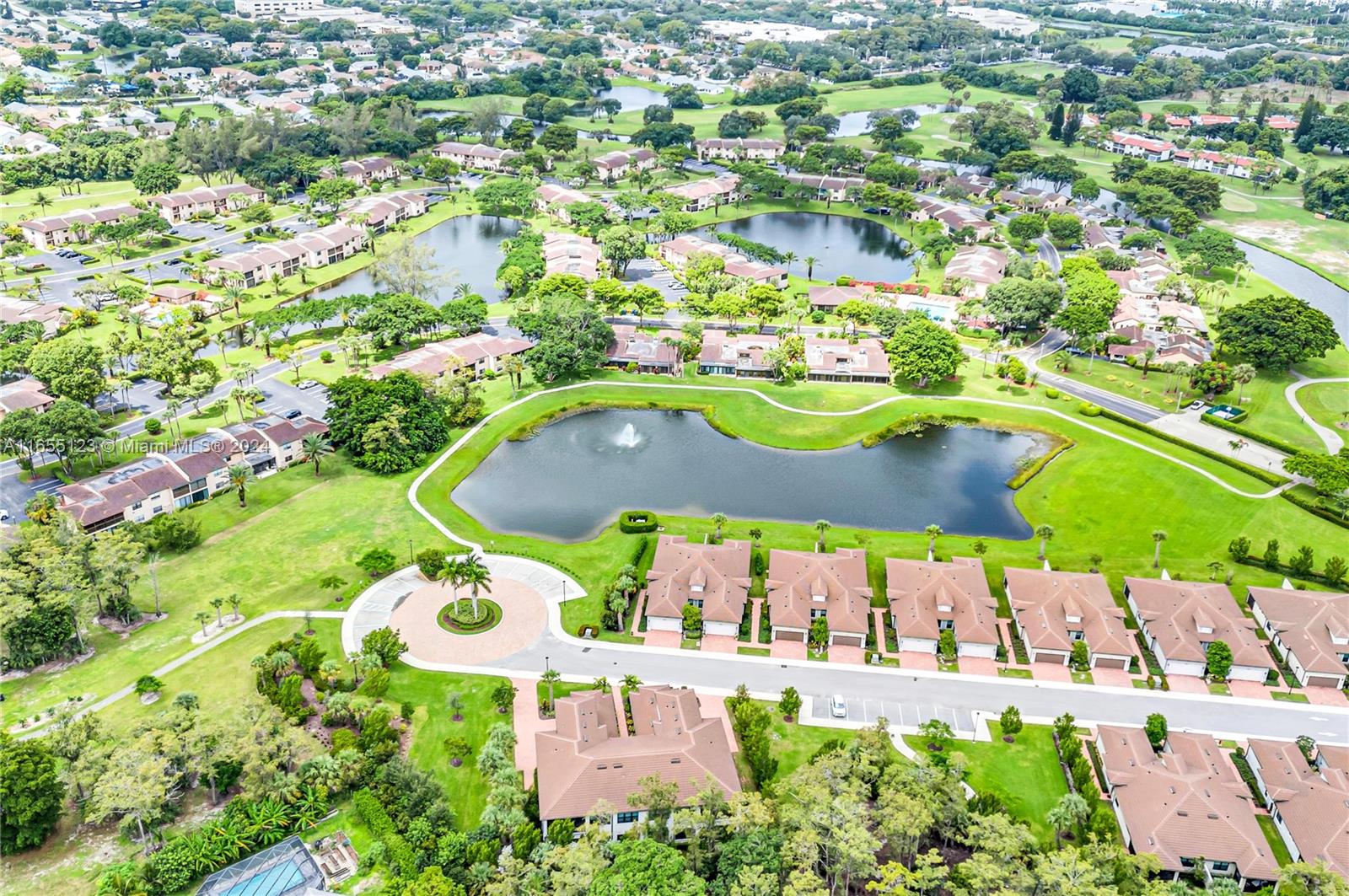 BOCA FLORES CONDO - Residential