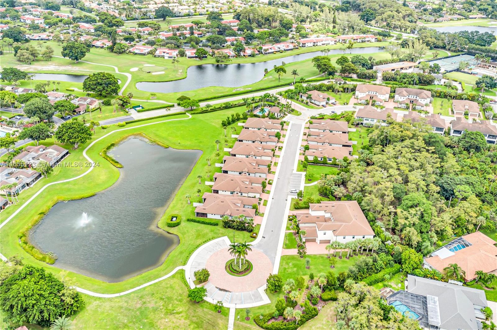 BOCA FLORES CONDO - Residential