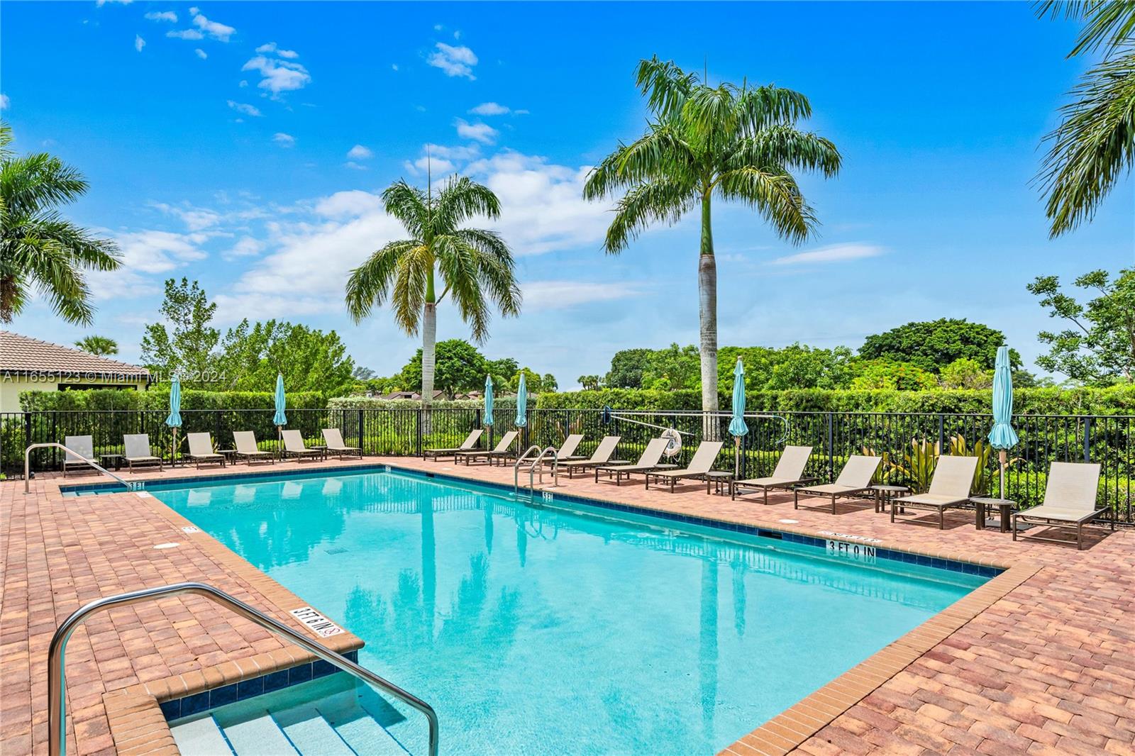 BOCA FLORES CONDO - Residential