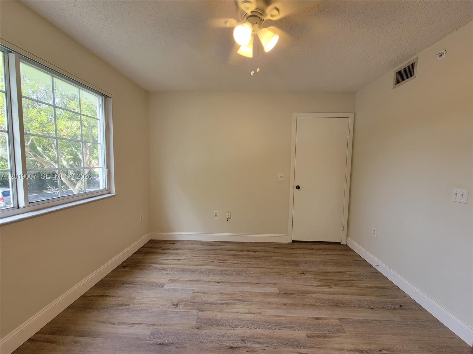 View photos, virtual tours, details... 4155 N Haverhill Rd 1415