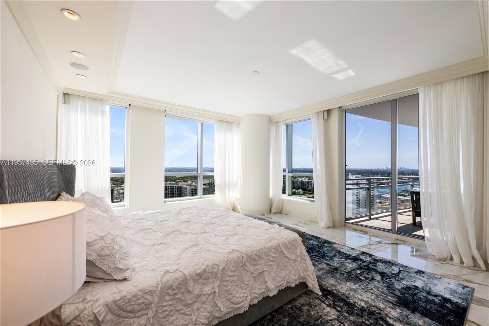 DIPLOMAT OCEANFRONT RESID - Residential