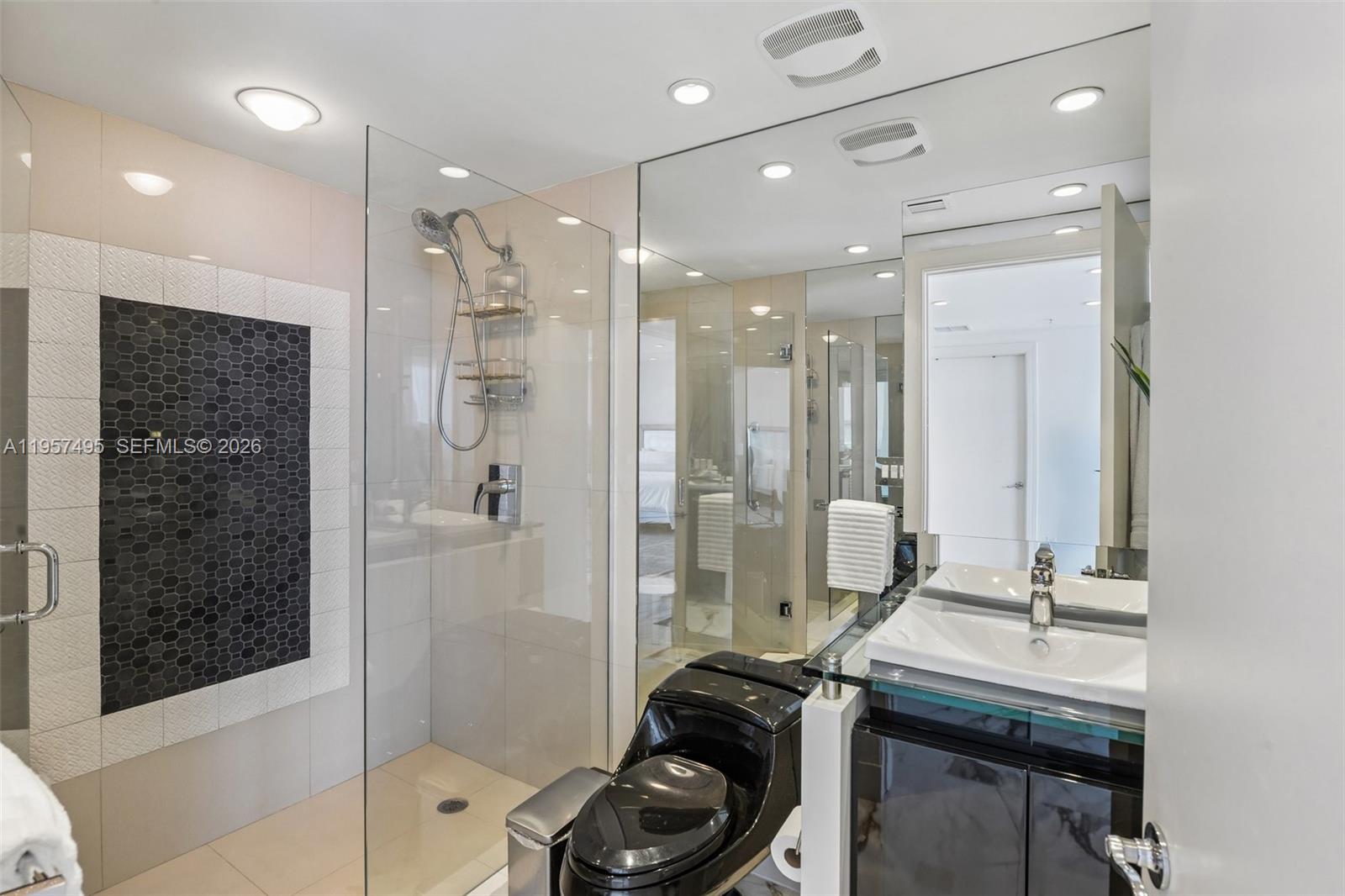 DIPLOMAT OCEANFRONT RESID - Residential