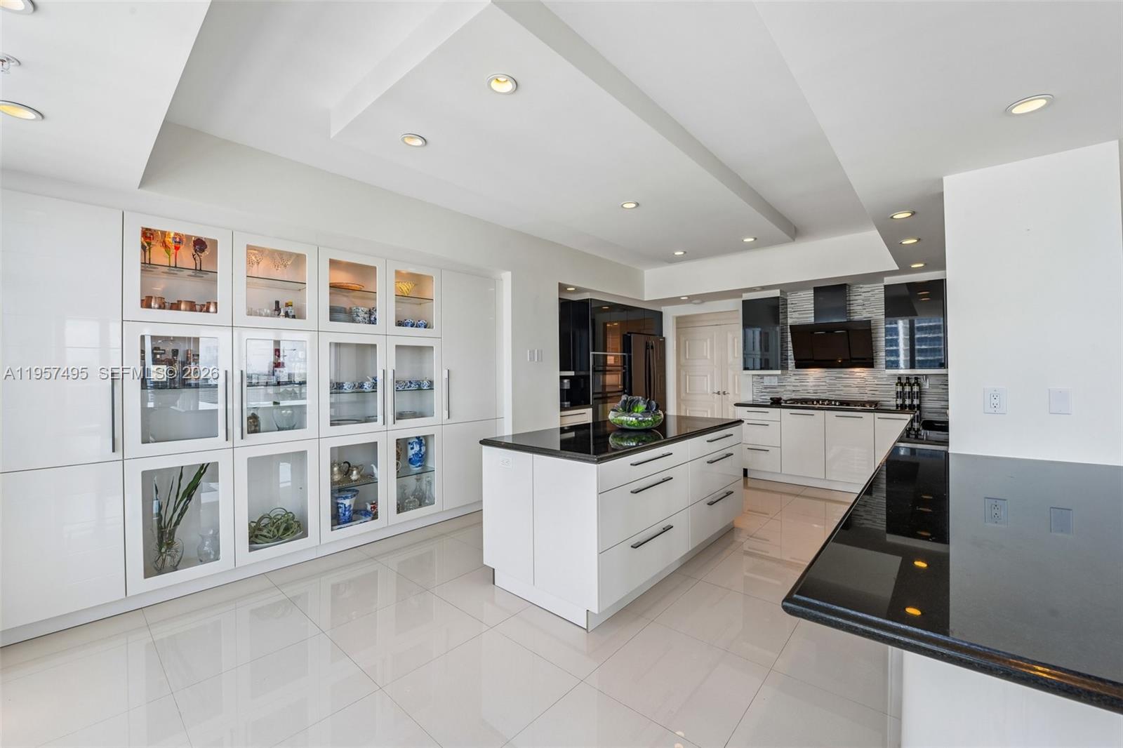 DIPLOMAT OCEANFRONT RESID - Residential