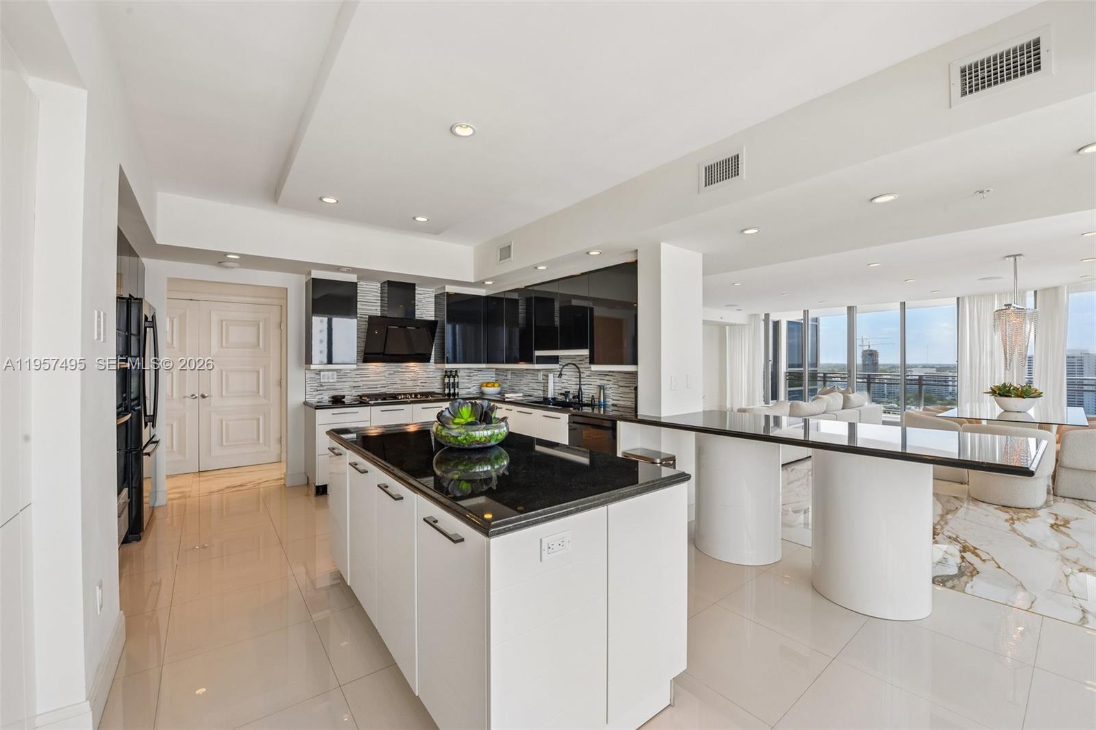DIPLOMAT OCEANFRONT RESID - Residential