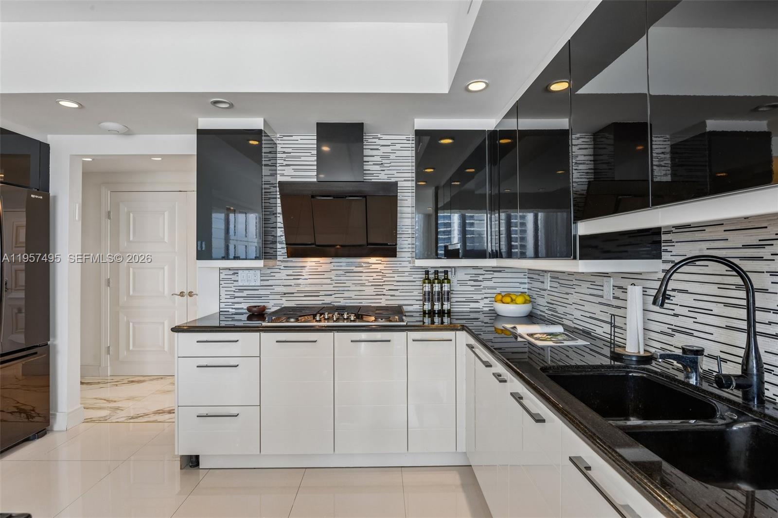 DIPLOMAT OCEANFRONT RESID - Residential