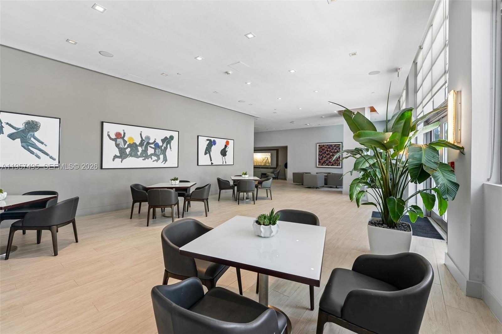 DIPLOMAT OCEANFRONT RESID - Residential
