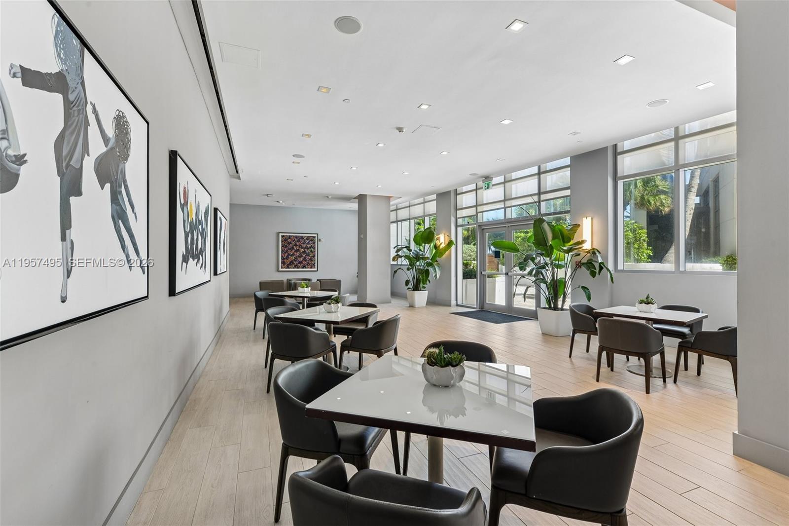 DIPLOMAT OCEANFRONT RESID - Residential