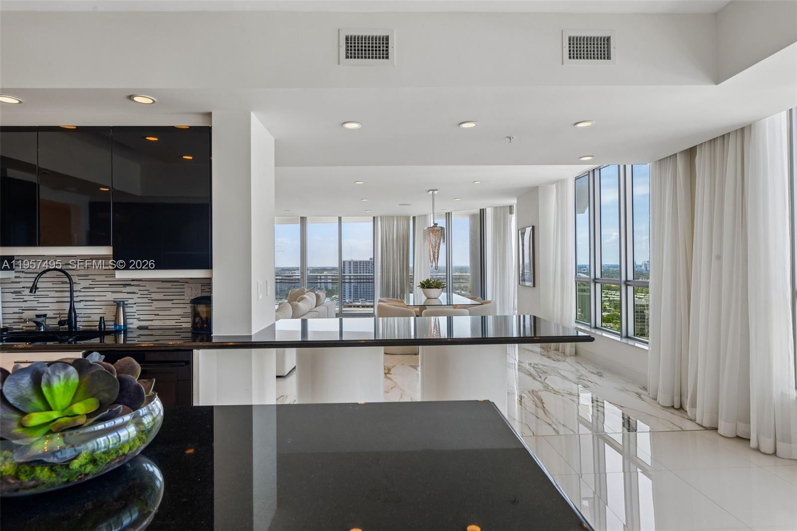 DIPLOMAT OCEANFRONT RESID - Residential