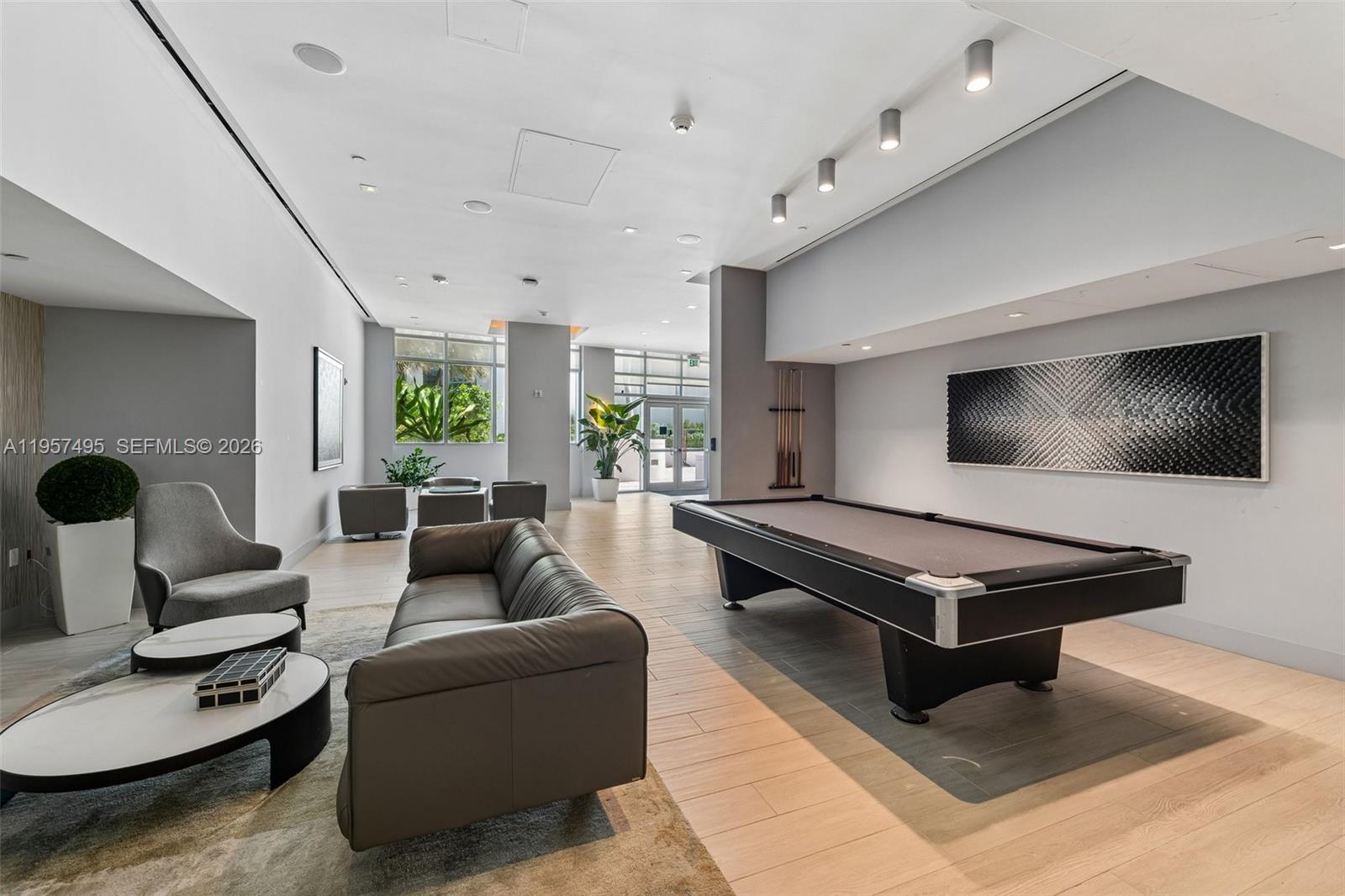 DIPLOMAT OCEANFRONT RESID - Residential