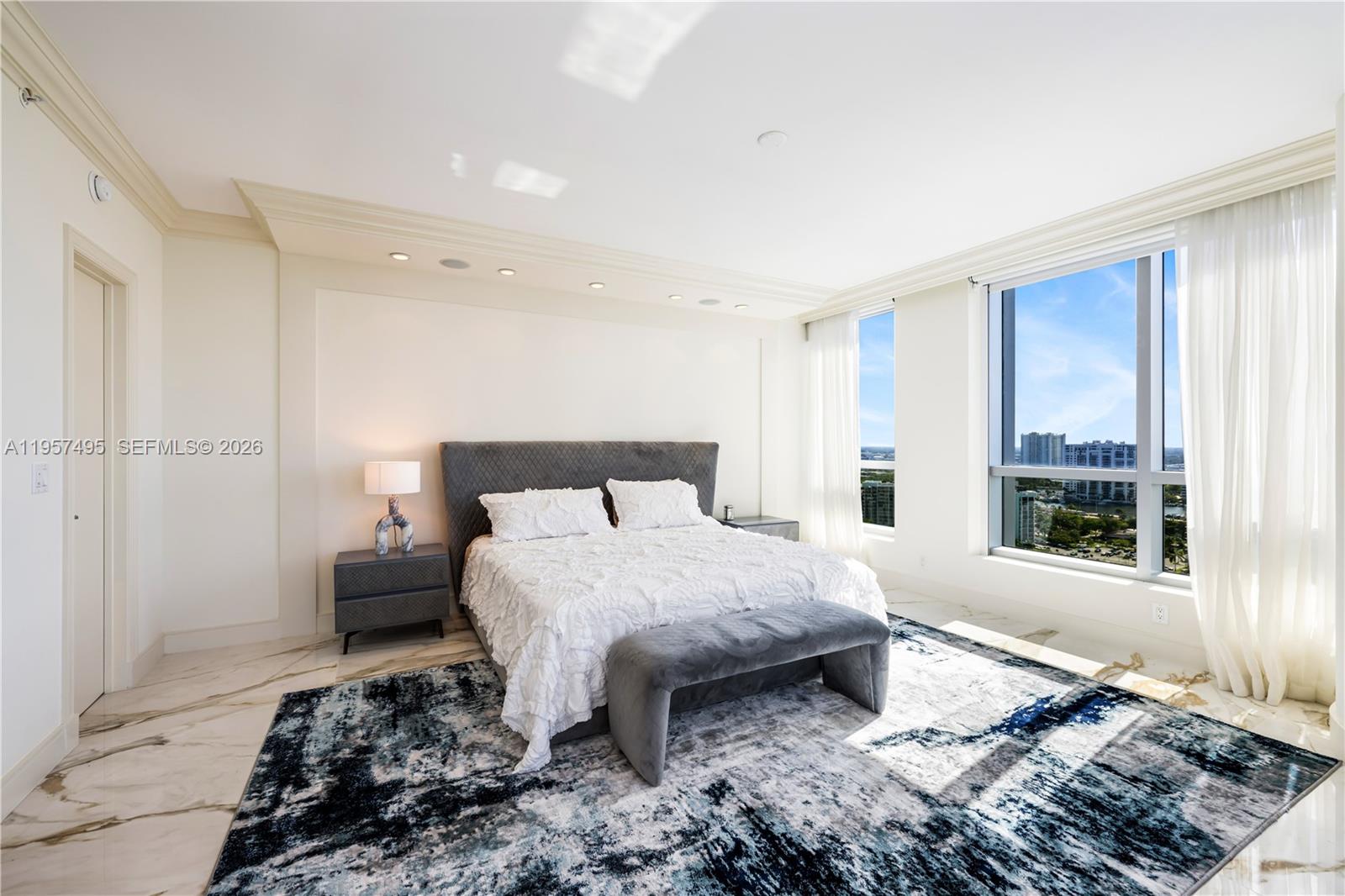 DIPLOMAT OCEANFRONT RESID - Residential